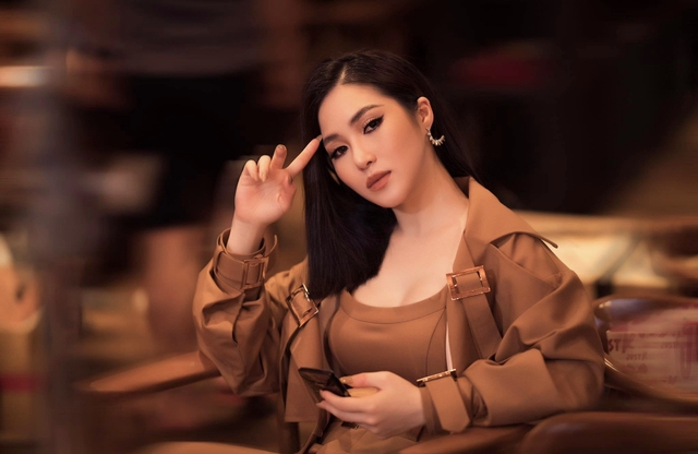 1 hành động chứng minh Chi Pu chẳng để tâm đến lời mỉa mai của Văn Mai Hương- Ảnh 5.