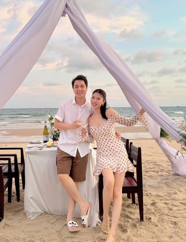 Sao nam Vbiz mắc bệnh lạ cực nguy hiểm: Ngủ dậy bị điếc 1 bên tai, cứ đứng là ngã- Ảnh 8. Sao nam Vbiz mắc bệnh lạ cực nguy hiểm: Ngủ dậy bị điếc 1 bên tai, cứ đứng là ngã- Ảnh 8.