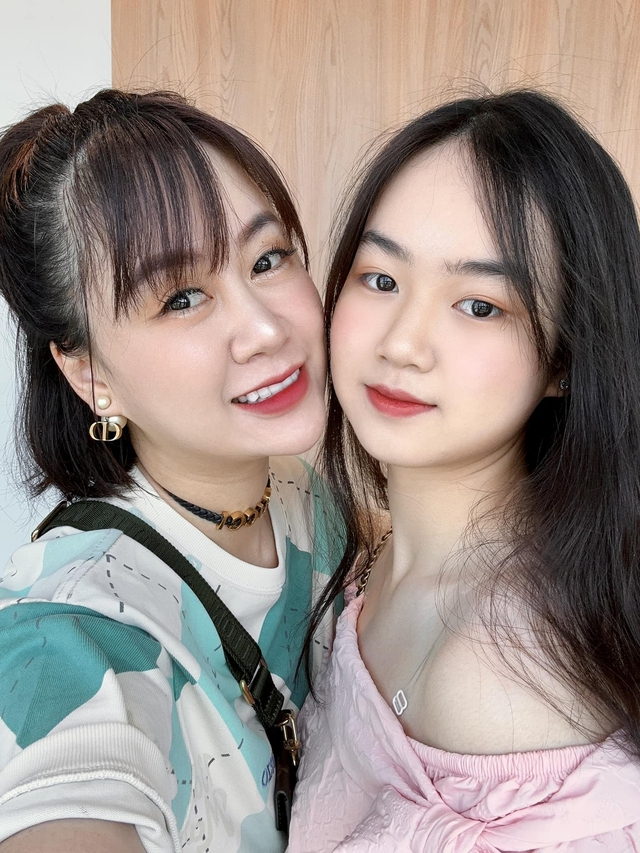 Thủ khoa Hiền Mai lộ mặt mộc cực xinh khi học quân sự, nhận được nhiều yêu thương chăm sóc từ bố mẹ- Ảnh 6. Thủ khoa Hiền Mai lộ mặt mộc cực xinh khi học quân sự, nhận được nhiều yêu thương chăm sóc từ bố mẹ- Ảnh 6.