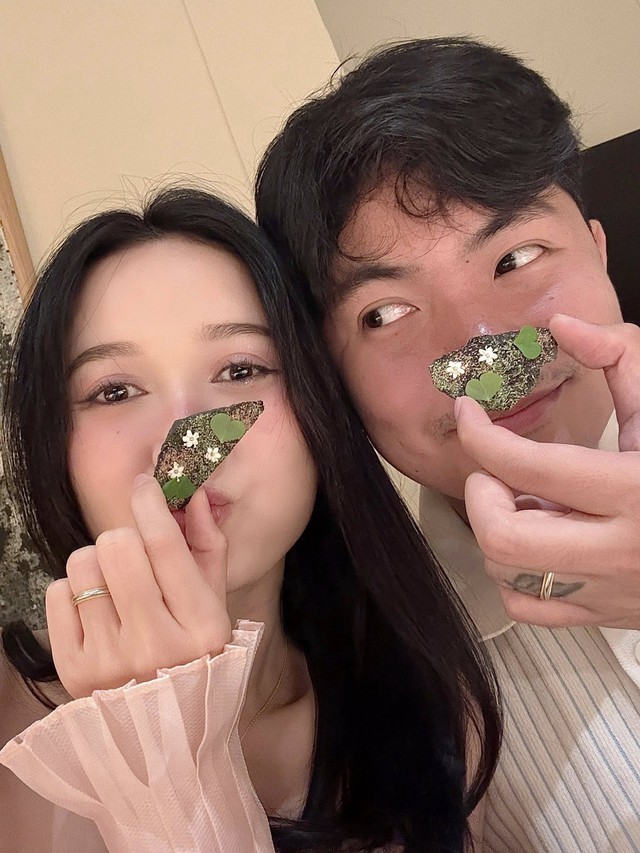 Cặp nhạc sĩ - diễn viên Vbiz vi vu du lịch, đàng trai "vất vả" làm 1 việc nhìn là biết cưng vợ cỡ nào!- Ảnh 4.
