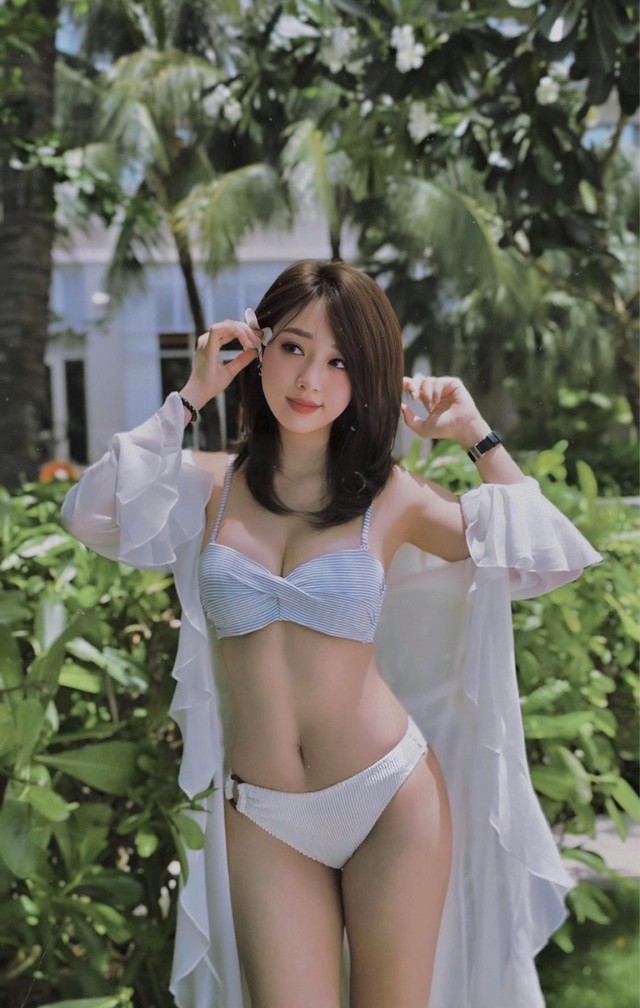 "Bỏng mắt" với những shoot hình thả dáng của nàng "banker" hot nhất cõi mạng- Ảnh 5. "Bỏng mắt" với những shoot hình thả dáng của nàng "banker" hot nhất cõi mạng- Ảnh 5.