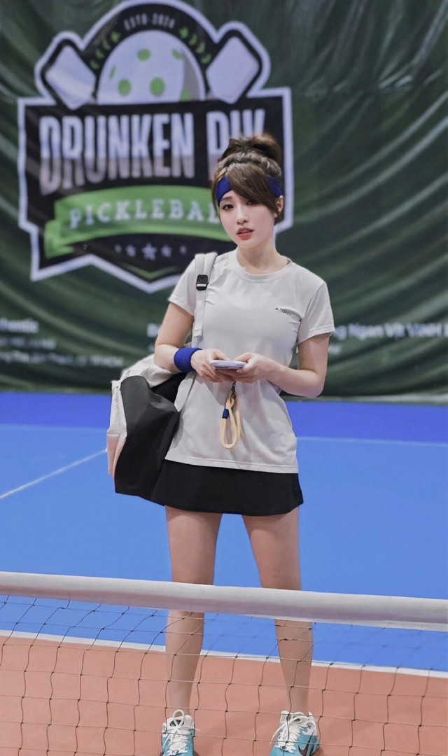 "Bỏng mắt" với những shoot hình thả dáng của nàng "banker" hot nhất cõi mạng- Ảnh 11. "Bỏng mắt" với những shoot hình thả dáng của nàng "banker" hot nhất cõi mạng- Ảnh 11.