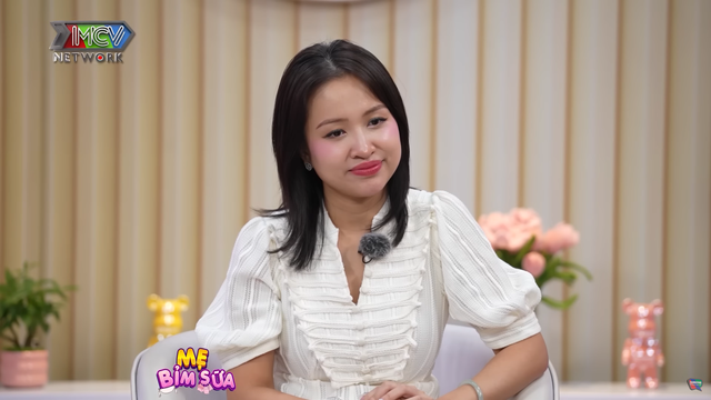 Biểu cảm của MC Vân Hugo trong talkshow với bạn gái kém 37 tuổi của nghệ sĩ Quang Minh gây xôn xao- Ảnh 2.