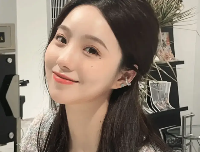 Không có 300 tỷ không xuôi lòng, màn "hét cưới" của nữ streamer khiến dư luận bức xúc- Ảnh 4. Không có 300 tỷ không xuôi lòng, màn "hét cưới" của nữ streamer khiến dư luận bức xúc- Ảnh 4.