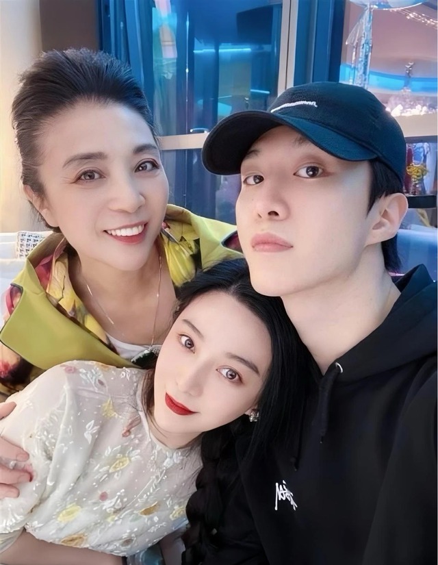 Chấn động tin Phạm Băng Băng sinh con ngoài giá thú với "đại ca showbiz" rồi để cha mẹ già nuôi dưỡng?- Ảnh 4.