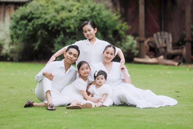 3 nhóc tỳ nhà Khánh Thi, Phan Hiển: Kubi 2 lần vô địch thế giới, 2 bé gái cực hot, xinh yêu như công chúa- Ảnh 1.