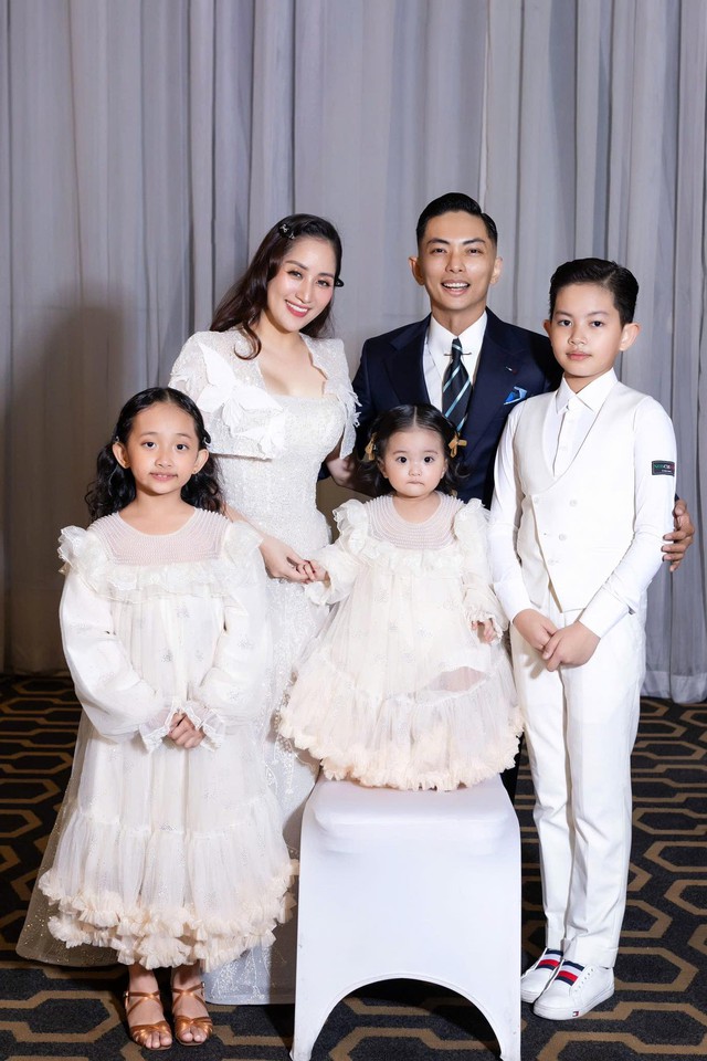 3 nhóc tỳ nhà Khánh Thi, Phan Hiển: Kubi 2 lần vô địch thế giới, 2 bé gái cực hot, xinh yêu như công chúa- Ảnh 6.