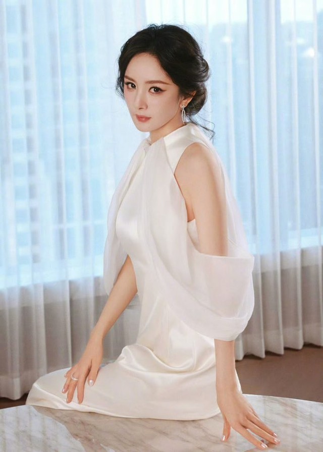 Sau 14 năm bị đặt lên bàn cân, Triệu Lệ Dĩnh – Dương Mịch bất ngờ gặp nhau ở tinh thần "phá kén hóa bướm"- Ảnh 4.