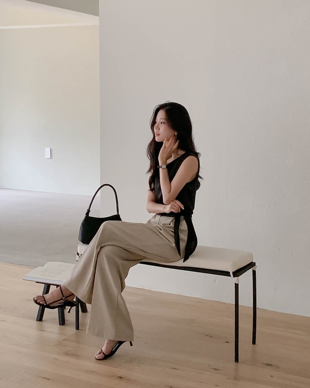 10 cách mặc quần ống rộng tuyệt đối sành điệu dành cho những ai theo đuổi phong cách tối giản- Ảnh 8.