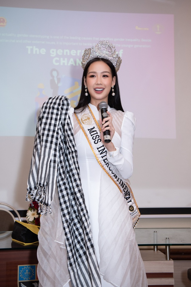 "Con cưng Sen Vàng" sẽ đại diện Việt Nam thi Miss World mà không cần thi thố?- Ảnh 4.
