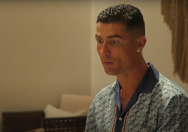 Ronaldo hỏi con trai: “Ai là người nổi tiếng nhất thế giới?”, câu trả lời khiến tất cả ngã ngửa- Ảnh 2.