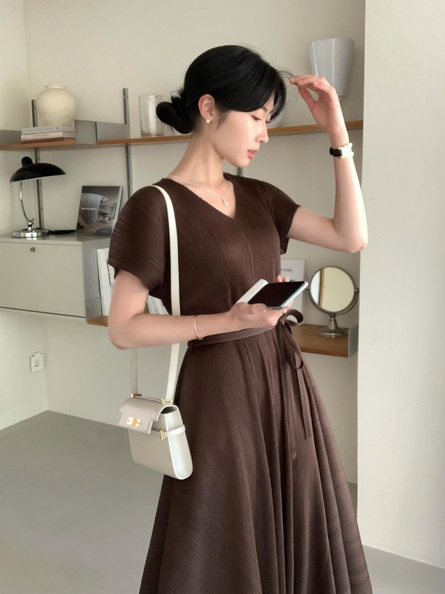 Chưa bao giờ đồ màu nâu hot như bây giờ: 10 cách mặc giúp vẻ ngoài rất sang mà không bị già- Ảnh 4.