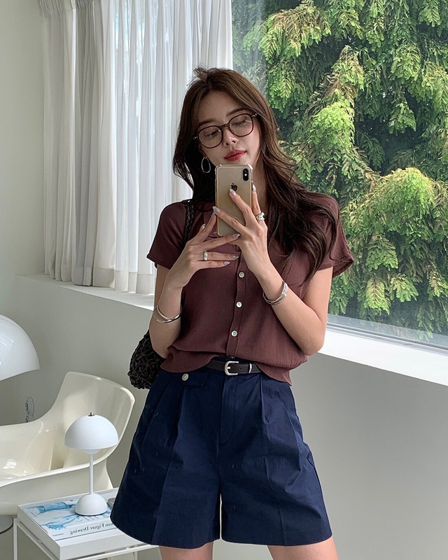 Chưa bao giờ đồ màu nâu hot như bây giờ: 10 cách mặc giúp vẻ ngoài rất sang mà không bị già- Ảnh 2.