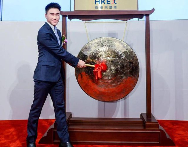Chồng siêu mẫu Hề Mộng Dao bị tố "xù" lương nhân viên "căng hơn phim": Quý tử trùm sòng bạc sao vậy?- Ảnh 1.