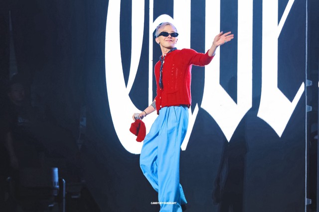Hành động kì lạ của G-Dragon- Ảnh 2.