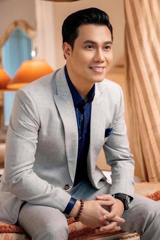 Nam thần VTV chi gần nửa tỷ "sửa mặt" nhưng nhận về bình luận trái chiều vì chiếc mũi cao vút lạ lùng- Ảnh 4. Nam thần VTV chi gần nửa tỷ "sửa mặt" nhưng nhận về bình luận trái chiều vì chiếc mũi cao vút lạ lùng- Ảnh 4.