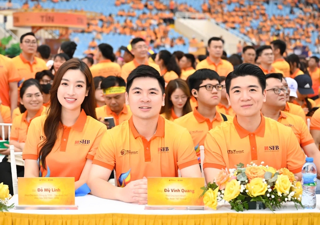 1,5 triệu người tò mò xem cuộc sống của Đỗ Mỹ Linh khi làm dâu hào môn nhà bầu Hiển- Ảnh 2.