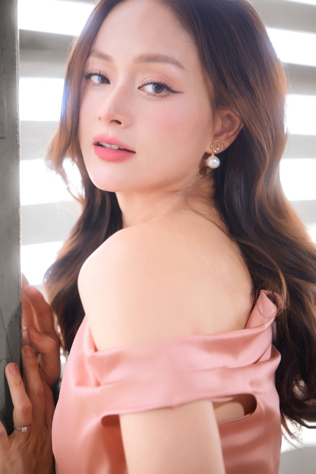 Diễn viên Lan Phương chuyển về quê sinh sống hậu nộp đơn ly hôn chồng Tây?- Ảnh 3. Diễn viên Lan Phương chuyển về quê sinh sống hậu nộp đơn ly hôn chồng Tây?- Ảnh 3.
