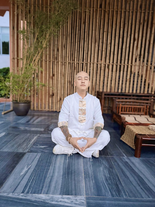 Tuấn Hưng sau khi quy y, ít đi chơi, chỉ thích ở nhà và tập luyện môn thể thao này- Ảnh 1.