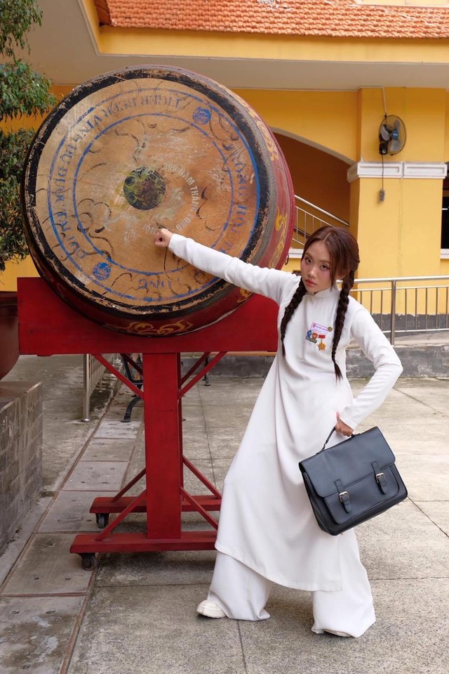 Phương Mỹ Chi để lỡ cú nổ kép với “HIEUTHUHAI phiên bản nữ”, Phương Ly tỏ thái độ xa lánh?- Ảnh 1.