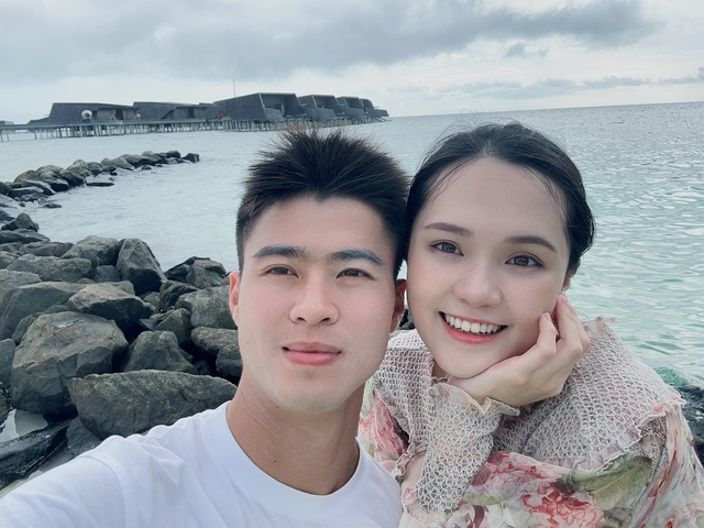 "Cam thường" bóc nhan sắc thật vợ tiểu thư của Duy Mạnh, xoá tan tin đồn chảnh choẹ với nhà chồng nông thôn- Ảnh 3.