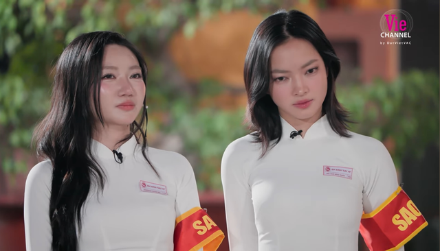 Đoạn clip 30s “gồng cứng người” khiến Em Xinh LyHan tiếp tục hứng "bão gạch đá" từ netizen- Ảnh 5.