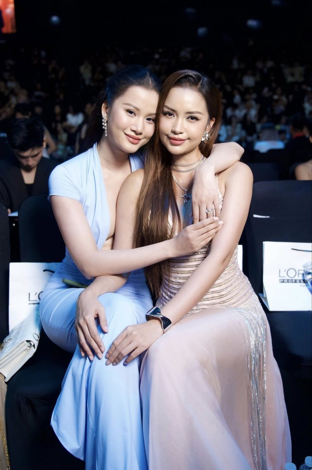 Động thái bất thường của Á hậu Việt giữa lúc vướng tin mang thai con đầu lòng với thiếu gia- Ảnh 2. Động thái bất thường của Á hậu Việt giữa lúc vướng tin mang thai con đầu lòng với thiếu gia- Ảnh 2.