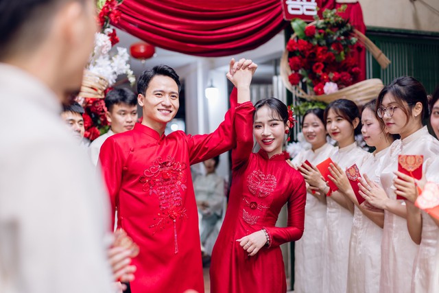 Hé lộ ảnh cưới của "nam thần" U23 Việt Nam và hotgirl NEU, nàng WAG vừa xinh học vấn lại càng đáng nể- Ảnh 3.