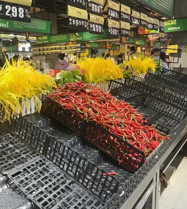 Người Trung Quốc quay lưng với 1 loại quả trong siêu thị, nhiều người giật mình vì "nhà tôi ăn cái này rất nhiều"- Ảnh 1.