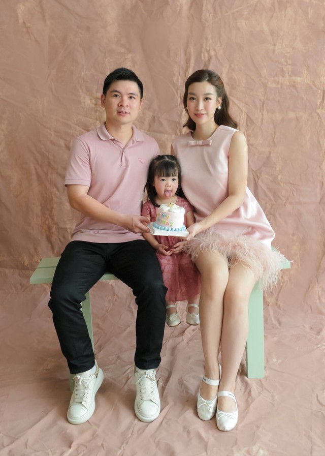 Dâu hào môn Đỗ Mỹ Linh hạnh phúc bên thiếu gia nhà bầu Hiển mừng ái nữ 2 tuổi, hé lộ cuộc sống viên mãn- Ảnh 4.