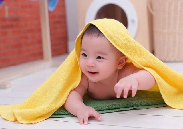 Con lên 2 tuổi nhưng chưa biết nói, bố mẹ có biết những dấu hiệu cho thấy con chỉ chậm nói ĐƠN THUẦN- Ảnh 1.