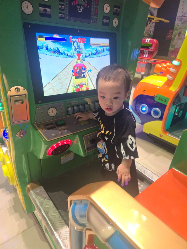 Con lên 2 tuổi nhưng chưa biết nói, bố mẹ có biết những dấu hiệu cho thấy con chỉ chậm nói ĐƠN THUẦN- Ảnh 3.