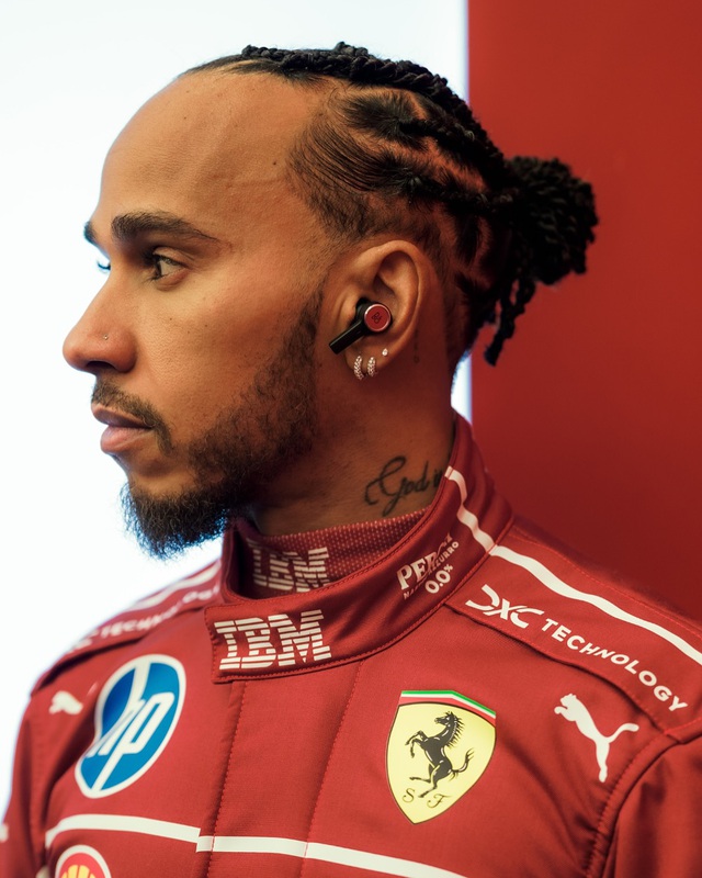 Lewis Hamilton, F1® The Movie và triệu dặm chu du cùng RIMOWA và Bang & Olufsen- Ảnh 4.