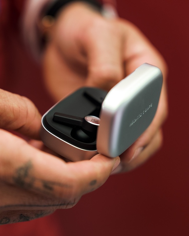 Lewis Hamilton, F1® The Movie và triệu dặm chu du cùng RIMOWA và Bang & Olufsen- Ảnh 6.