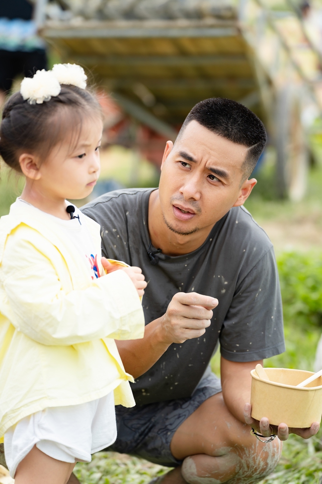 Tập 11 Bố Ơi Mình Đi Đâu Thế?: Dàn bố bỉm vùng lên "làm loạn", hot kid Minhee khiến khán giả xúc động- Ảnh 8.