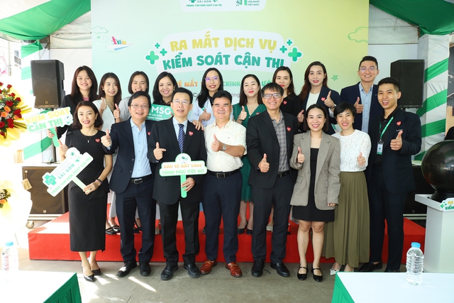 "Phát hiện sớm và can thiệp kịp thời là chìa khóa để hạn chế tối đa nguy cơ biến chứng do cận thị nặng"- Ảnh 2.