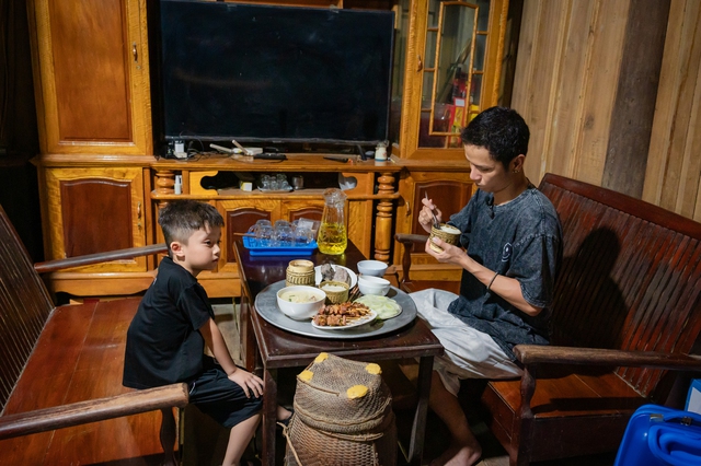 Tập 11 Bố Ơi Mình Đi Đâu Thế?: Dàn bố bỉm vùng lên "làm loạn", hot kid Minhee khiến khán giả xúc động- Ảnh 2.