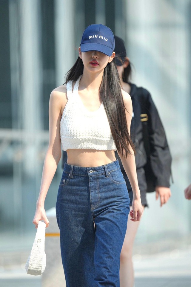 Netizen "ném đá" Jang Won-Young vì mặc váy ngắn cũn cỡn, nhưng không chê được body cực phẩm, tất cả là nhờ tập môn này!- Ảnh 7.