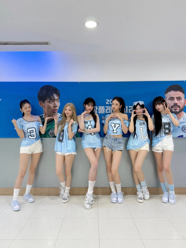 Sexy hay phản cảm? Lại thêm 1 outfit siêu ngắn gây tranh cãi của Kpop- Ảnh 6.
