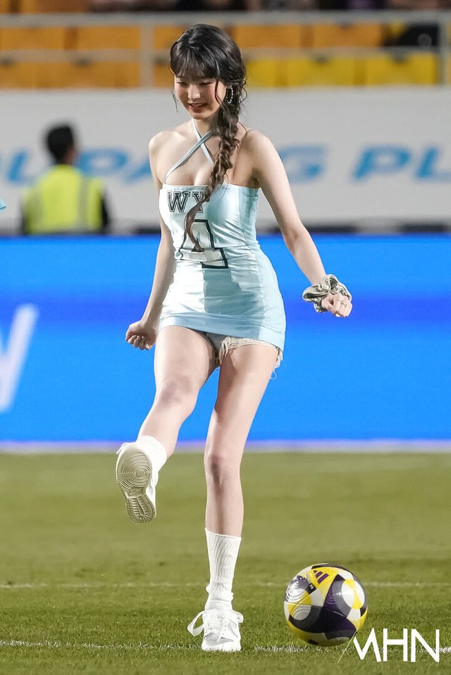 Netizen "ném đá" Jang Won-Young vì mặc váy ngắn cũn cỡn, nhưng không chê được body cực phẩm, tất cả là nhờ tập môn này!- Ảnh 1.