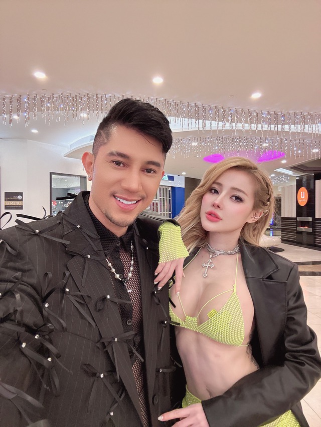 DJ Ngân 98 lại mặc đồ "có cũng như không", còn hỏi 1 câu thách thức- Ảnh 6.