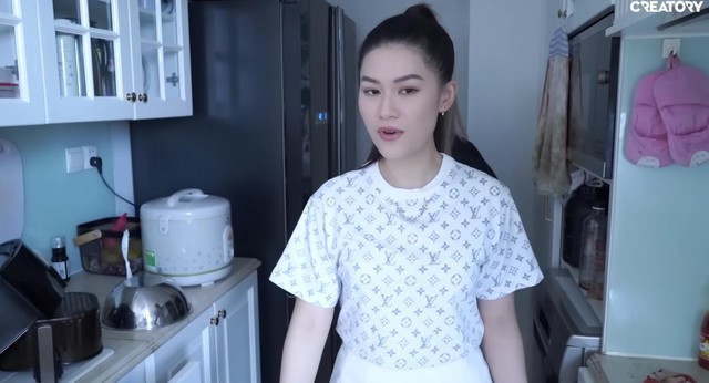 Sự thật về cô gái lam lũ trong Gia Đình Haha: Là tiểu thư 7000 tỷ, ở nhà đập thông 6 căn như cung điện- Ảnh 9. Sự thật về cô gái lam lũ trong Gia Đình Haha: Là tiểu thư 7000 tỷ, ở nhà đập thông 6 căn như cung điện- Ảnh 9.