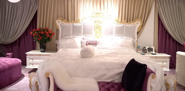 Sự thật về cô gái lam lũ trong Gia Đình Haha: Là tiểu thư 7000 tỷ, ở nhà đập thông 6 căn như cung điện- Ảnh 13. Sự thật về cô gái lam lũ trong Gia Đình Haha: Là tiểu thư 7000 tỷ, ở nhà đập thông 6 căn như cung điện- Ảnh 13.