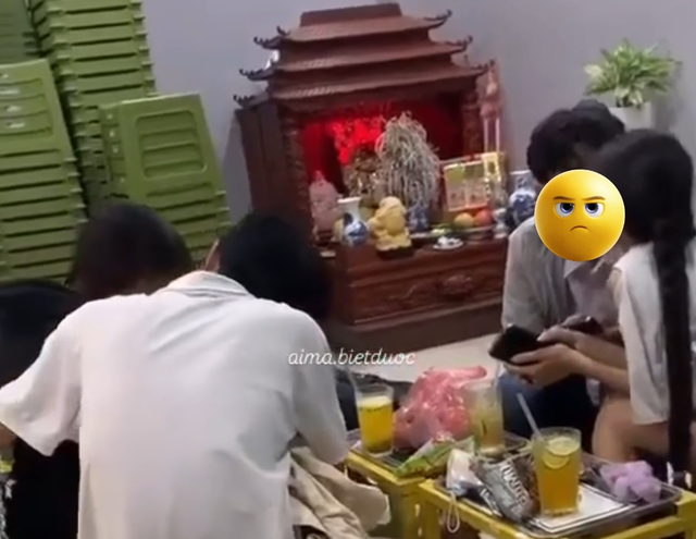 Không ngần ngại làm chuyện riêng tư ở quán trà chanh, hành động tập thể giới trẻ khiến CĐM đặt dấu "hỏi chấm"- Ảnh 7.