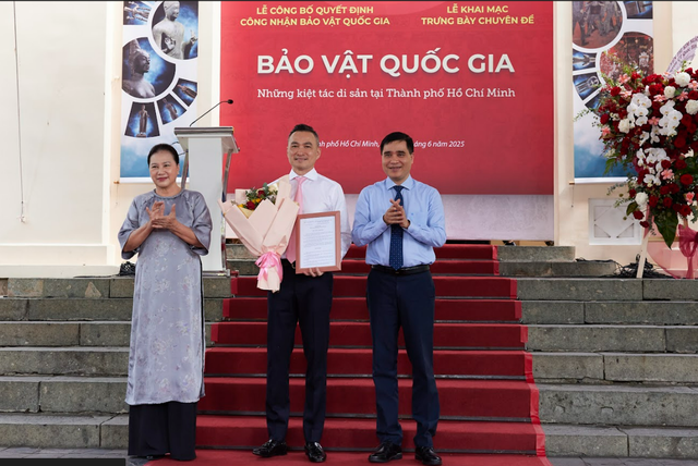 Nam diễn viên Việt sở hữu bộ sưu tập cổ vật siêu hiếm, vừa được công nhận Bảo vật quốc gia- Ảnh 3. Nam diễn viên Việt sở hữu bộ sưu tập cổ vật siêu hiếm, vừa được công nhận Bảo vật quốc gia- Ảnh 3.
