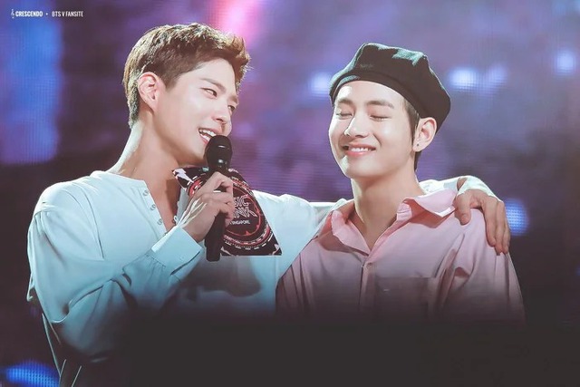 Bắt gọn V (BTS) và Park Bo Gum "hẹn hò" hộp đêm ở Pháp, dân mạng có phản ứng khác lạ- Ảnh 5.