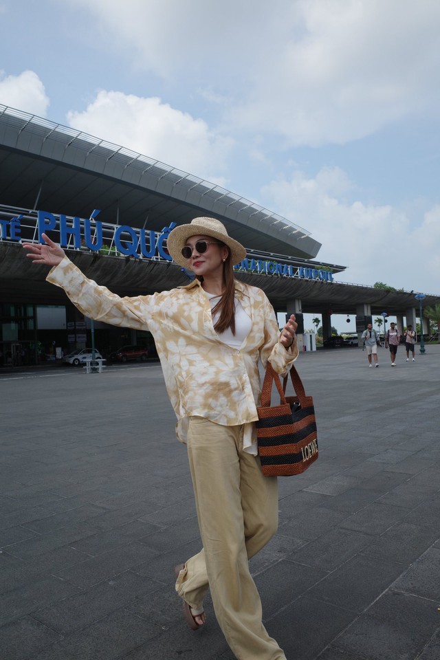 Không hề nói quá, mỹ nhân 42 tuổi này có thời trang đi du lịch đẹp nhất Vbiz- Ảnh 5.