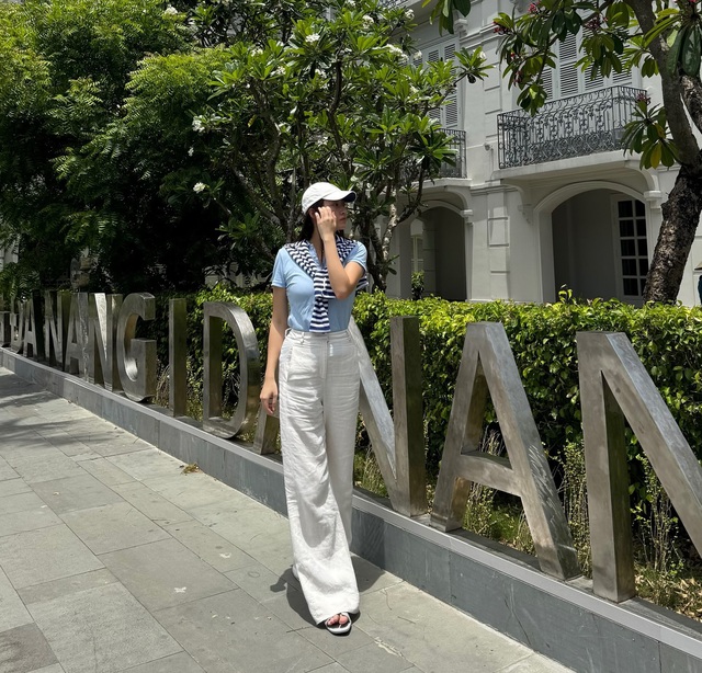 10 outfit từ mỹ nhân Việt giúp chị em chạm đỉnh cao mặc đồ tối giản- Ảnh 3.