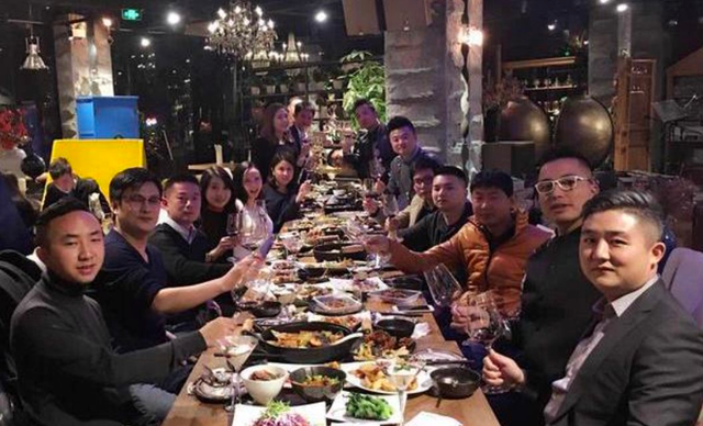 Bị bắt nộp thêm 700k vào suất ăn họp lớp, tôi đáp lại lớp trưởng 1 câu rồi lập tức rời khỏi nhóm chat- Ảnh 1. Bị bắt nộp thêm 700k vào suất ăn họp lớp, tôi đáp lại lớp trưởng 1 câu rồi lập tức rời khỏi nhóm chat- Ảnh 1.