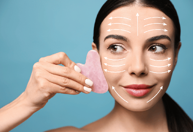 Massage chống lão hóa kiểu châu Á: Chỉ dùng thìa mà sau 2 tuần đã có da mặt căng mọng, sáng bóng, không nếp nhăn- Ảnh 1. Massage chống lão hóa kiểu châu Á: Chỉ dùng thìa mà sau 2 tuần đã có da mặt căng mọng, sáng bóng, không nếp nhăn- Ảnh 1.